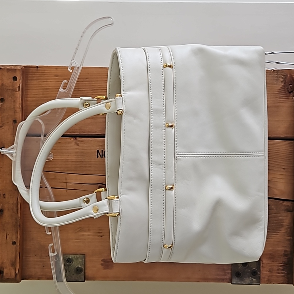 EUC WOMENS LEATHER HANDBAG